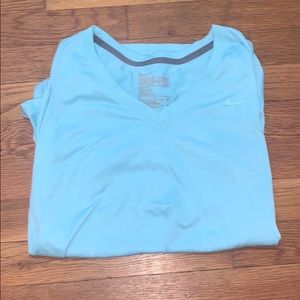 🌟Nike drifit workout shirt vneck